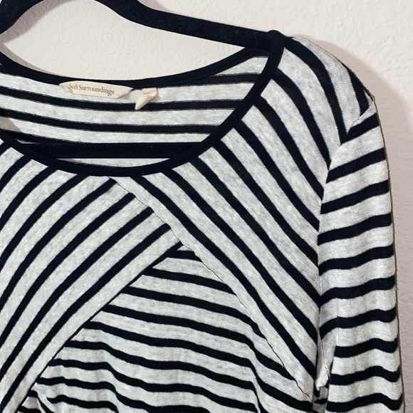 Soft Surroundings Tops - 🛍️Soft Surroundings Striped fun Black and White patterned  Women's Top!